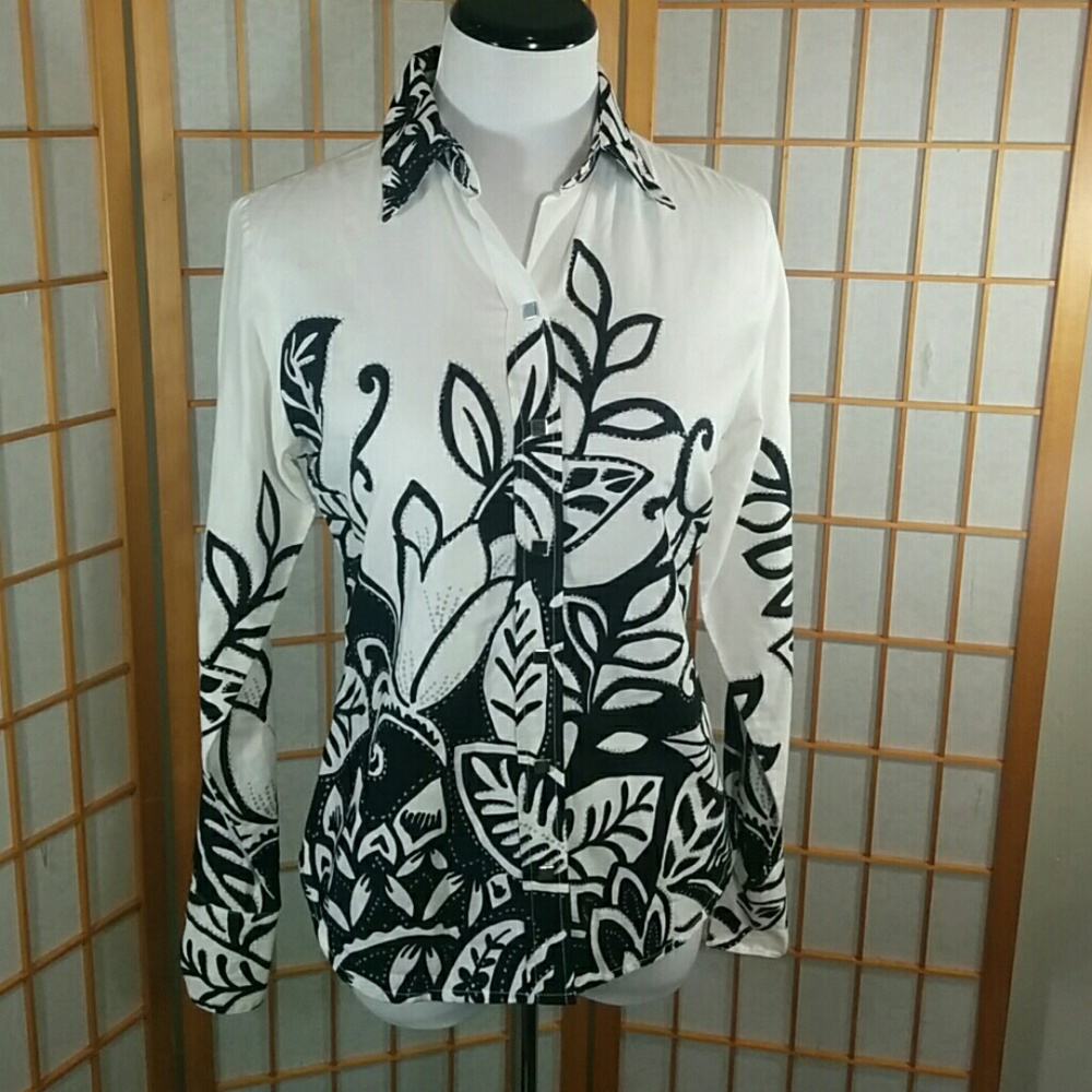 Adriana Fernandez, black and white button down shirt